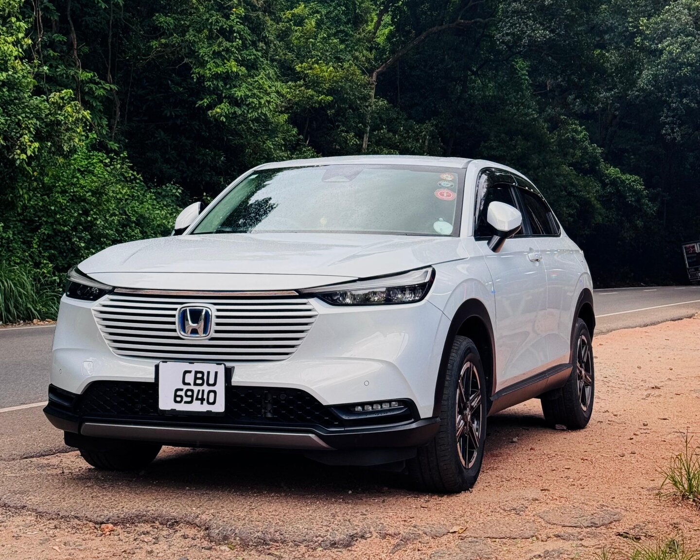 Honda Vezel Crossover SUV Rental Sri Lanka